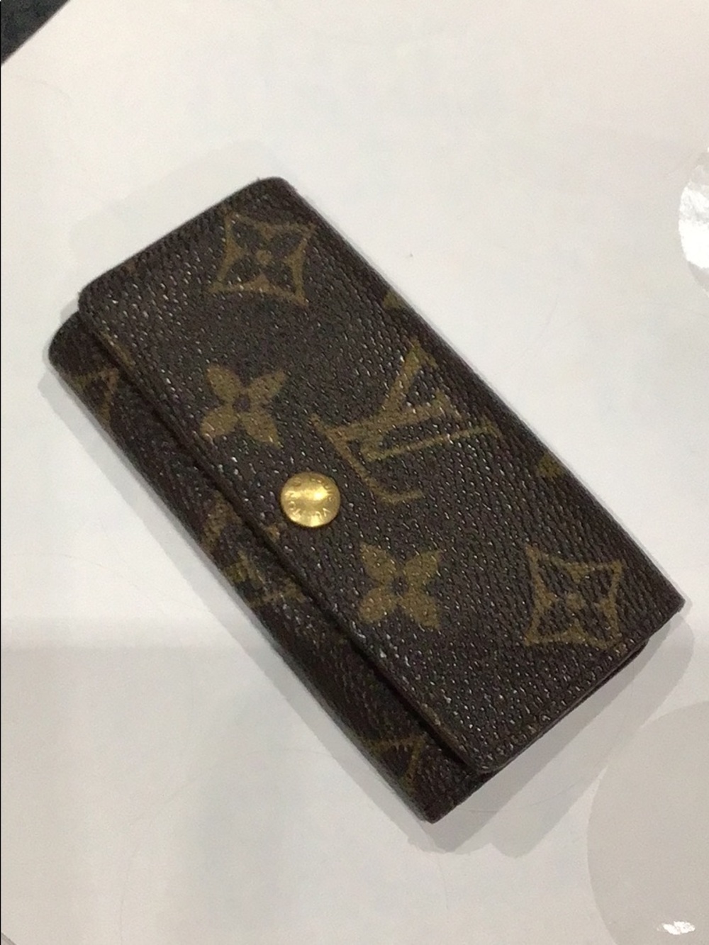 Louis Vuitton Vintage key case. 4 Keys